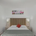 Boutique - Luxury *