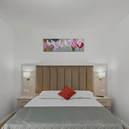 Luxury - Boutique - Location *