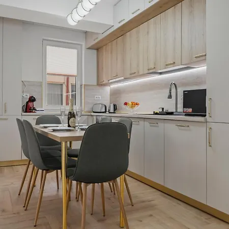 Luxury - Boutique - Location *