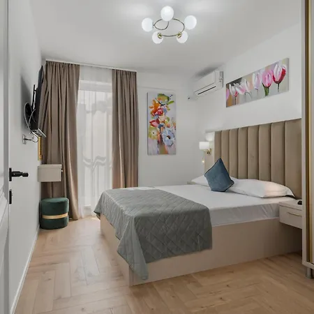 Luxury - Boutique - Location *