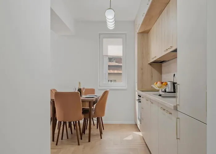 Boutique - Luxury Apartment *
